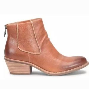 NIB Sofft Andee ankle boots size 6.5
